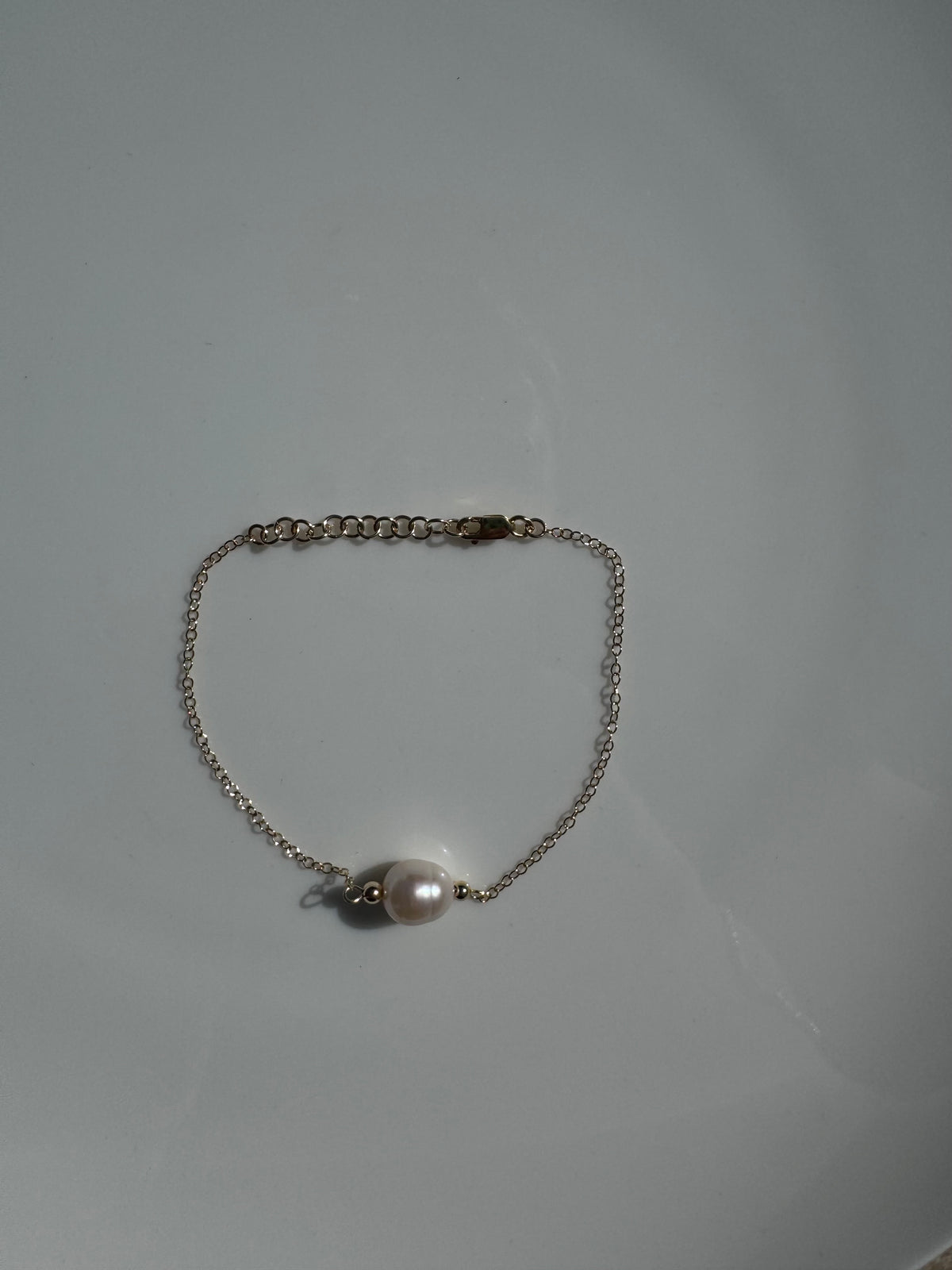 Simple Pearl Bracelet
